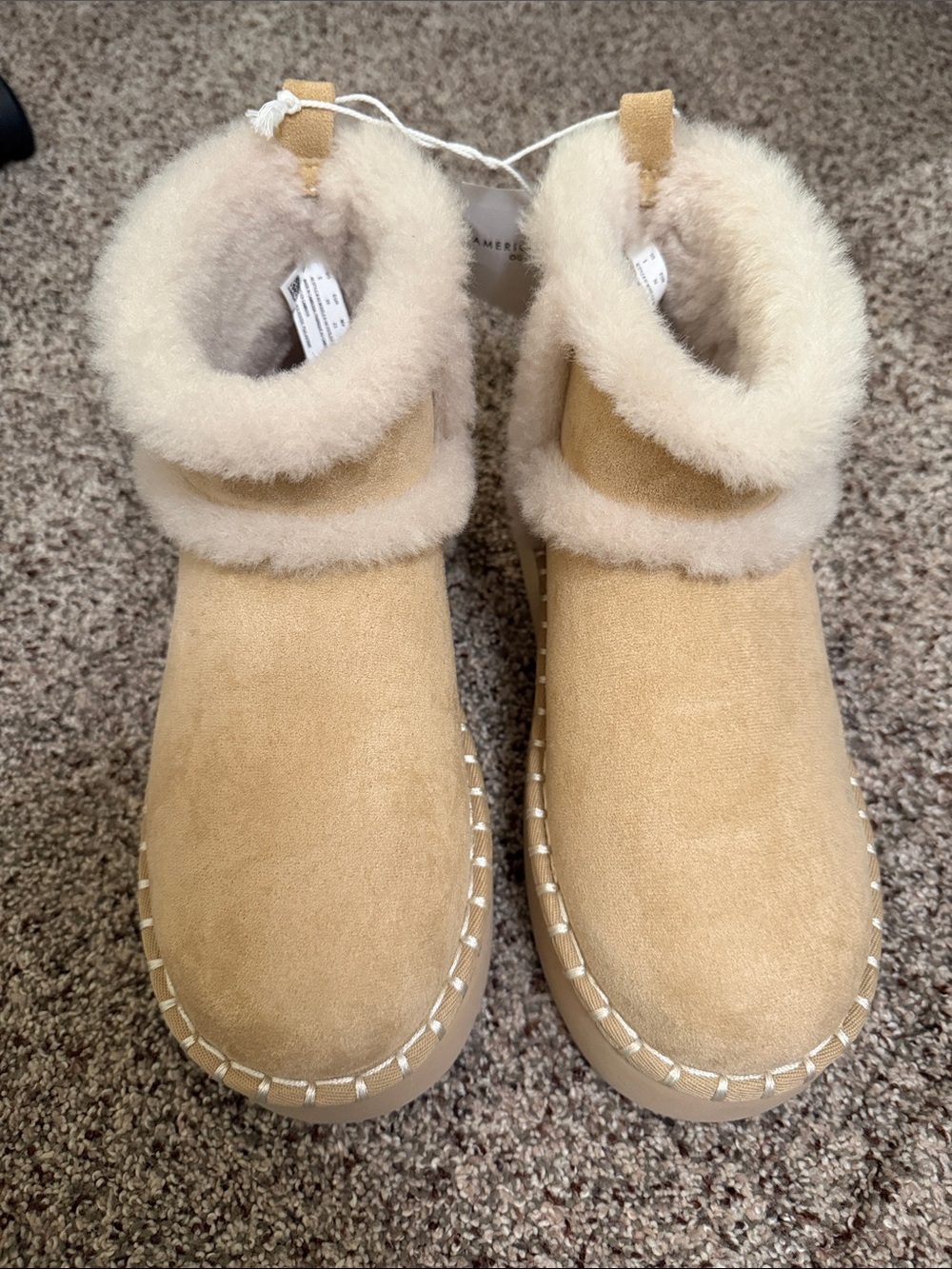 NWT American Eagle Hangout Boots